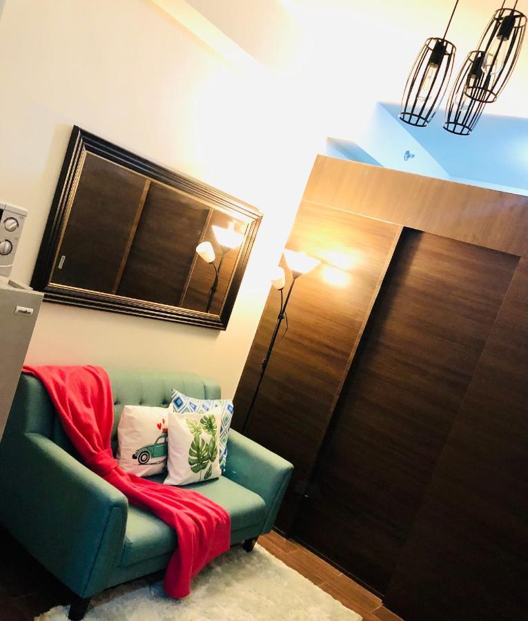 Air Residence 1Br With Balcony Free Netflix And Disney Plus Manila Esterno foto